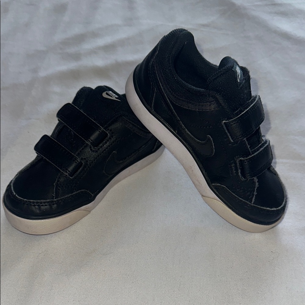 Nike Kids Black Sneakers